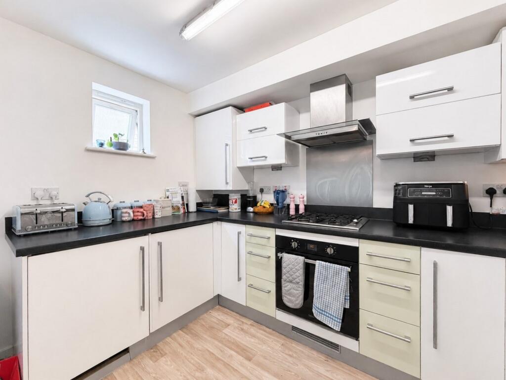 Apartment in West Oxfordshire, Witney - View 3