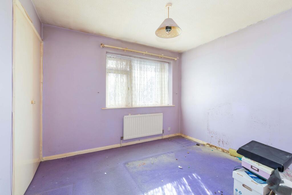 House in Slough, Colnbrook with Poyle - More
