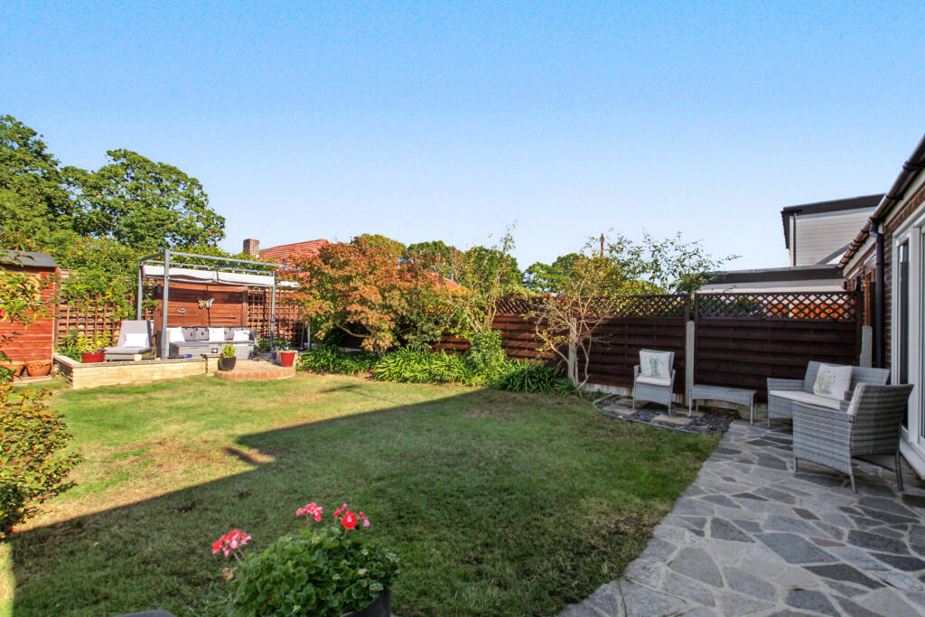 House in Dartford, Wilmington - More
