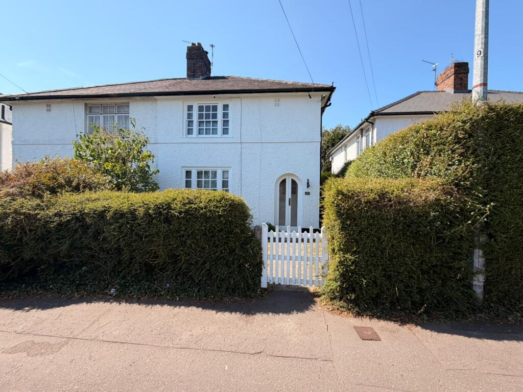Main image of property: Heol-y-deri, Rhiwbina, Cardiff