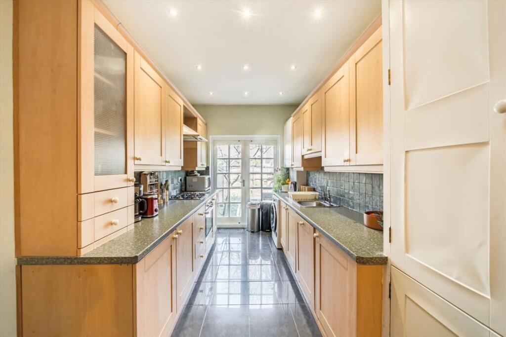 Apartment in London - View 3