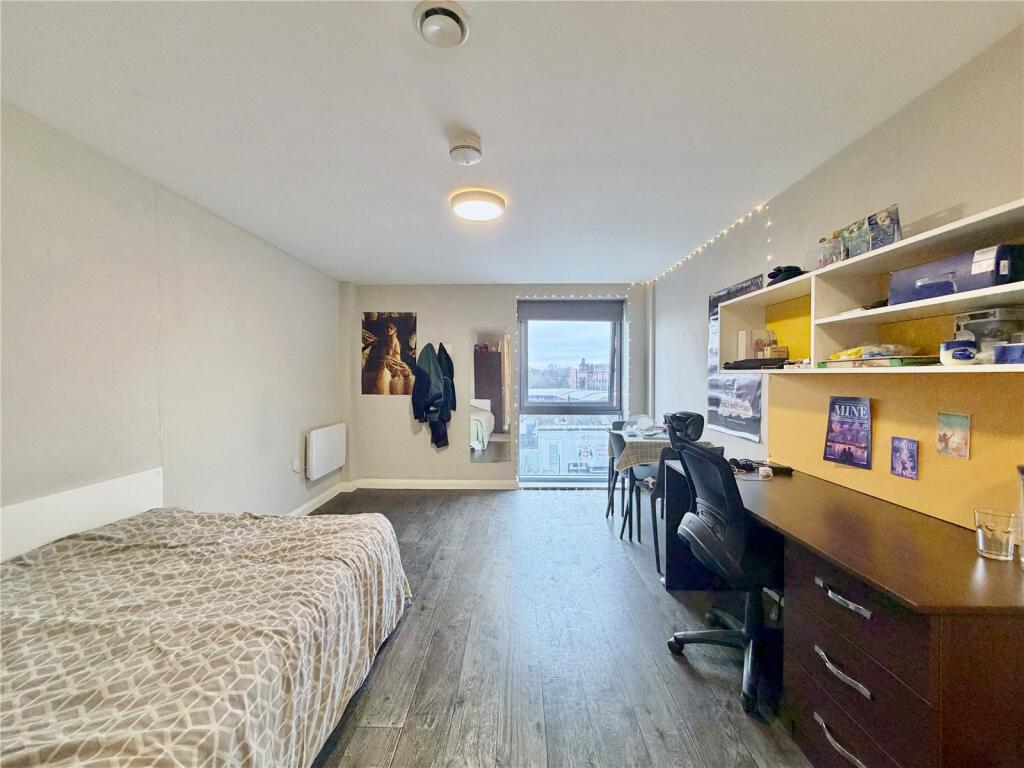 One Islington Plaza, Devon Street, L3 photo 2