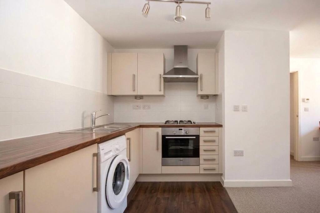 Apartment in Bristol, Harry Stoke - View 3