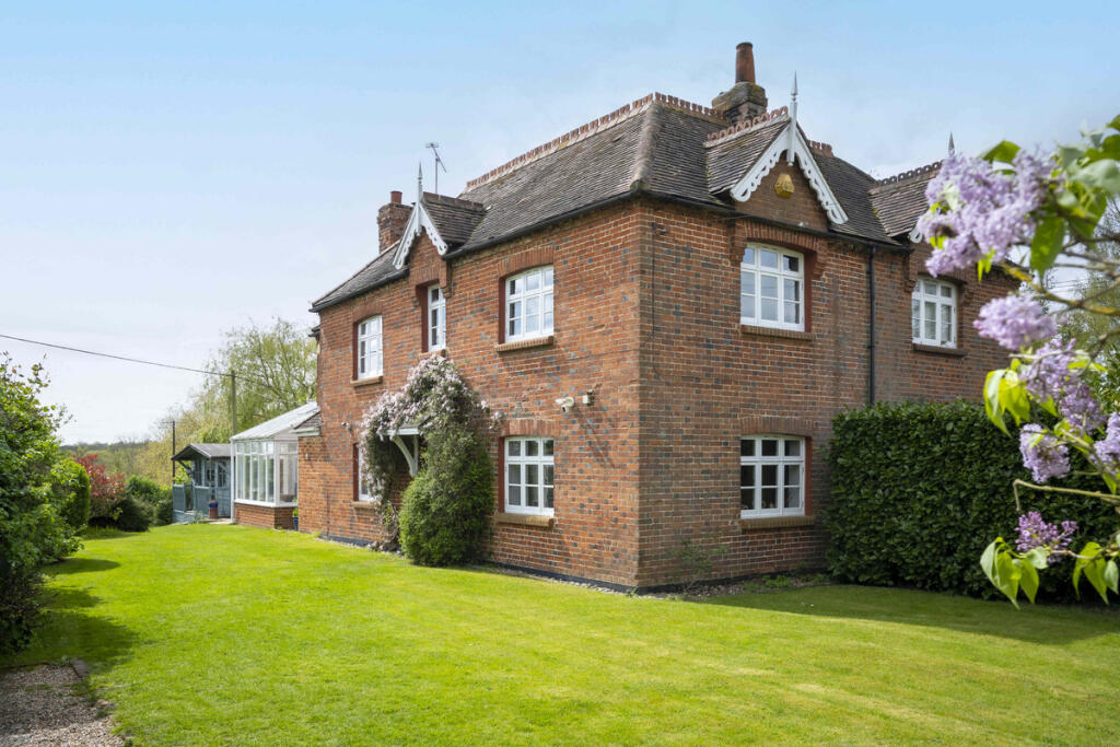 Main image of property: St Vincents Hamlets, South Weald, Brentwood, CM14