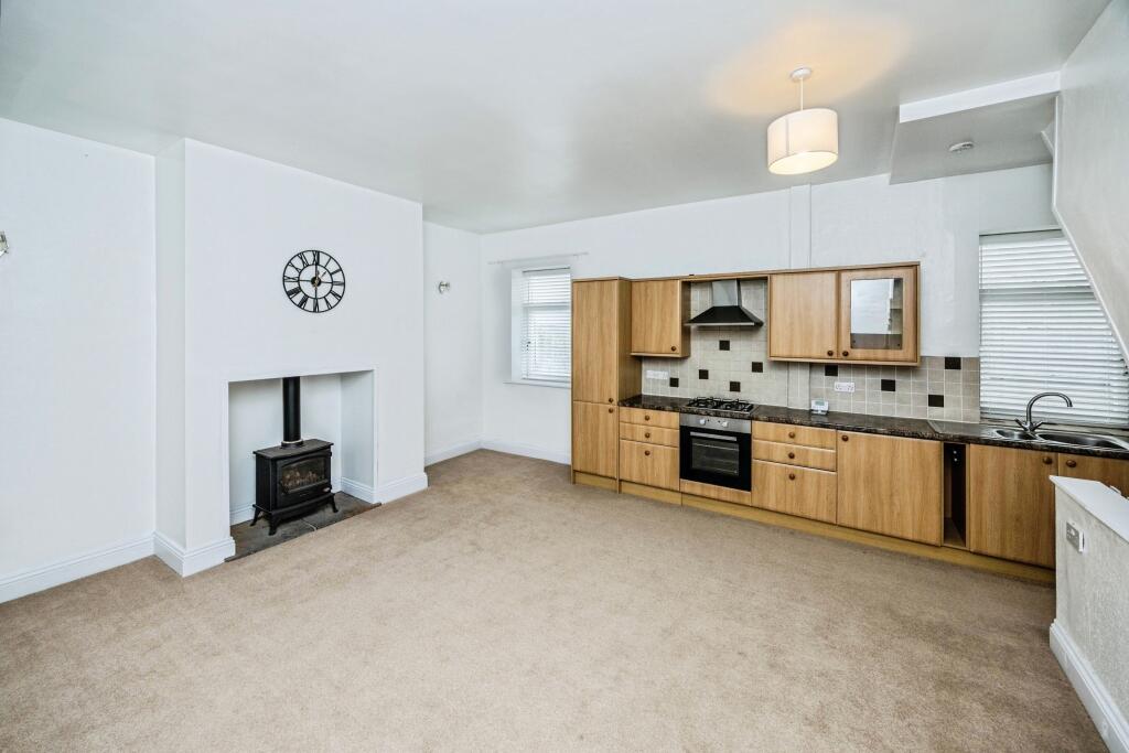 House in Kirklees, West Yorkshire - View 2