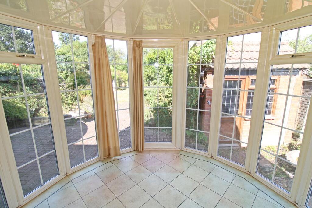House in Bromley - More