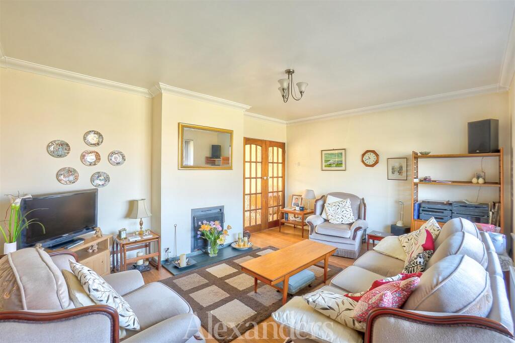 Arnolds Crescent, Newbold Verdon photo 3