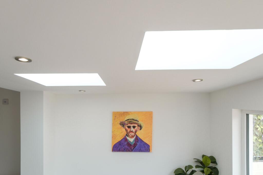 5 bedroom semi-detached house for rent