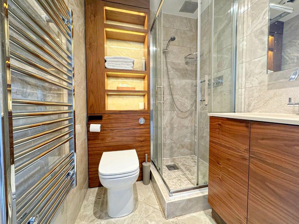 Apartment in London, City of Westminster - More