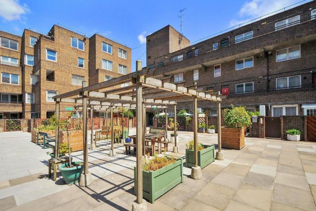 Apartment in London - View 5