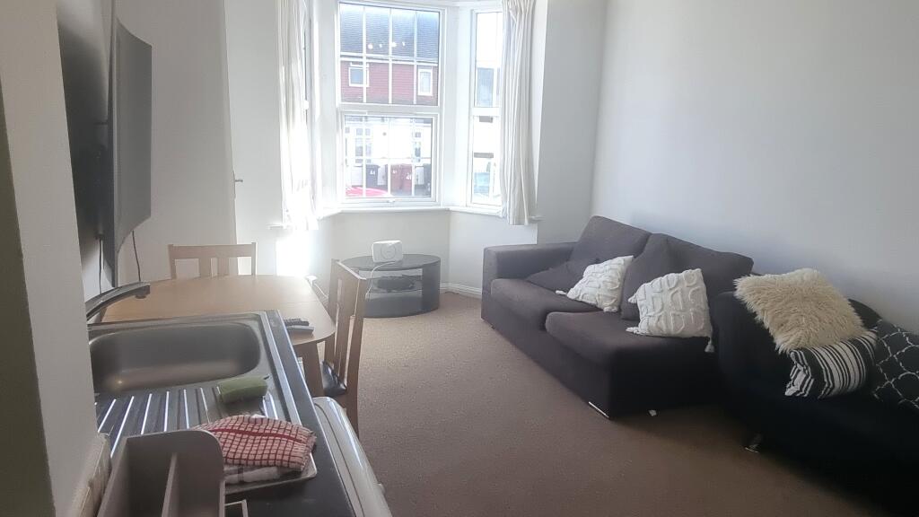 Flat 1, 22 George Street, Reading, RG1 7NT photo 4