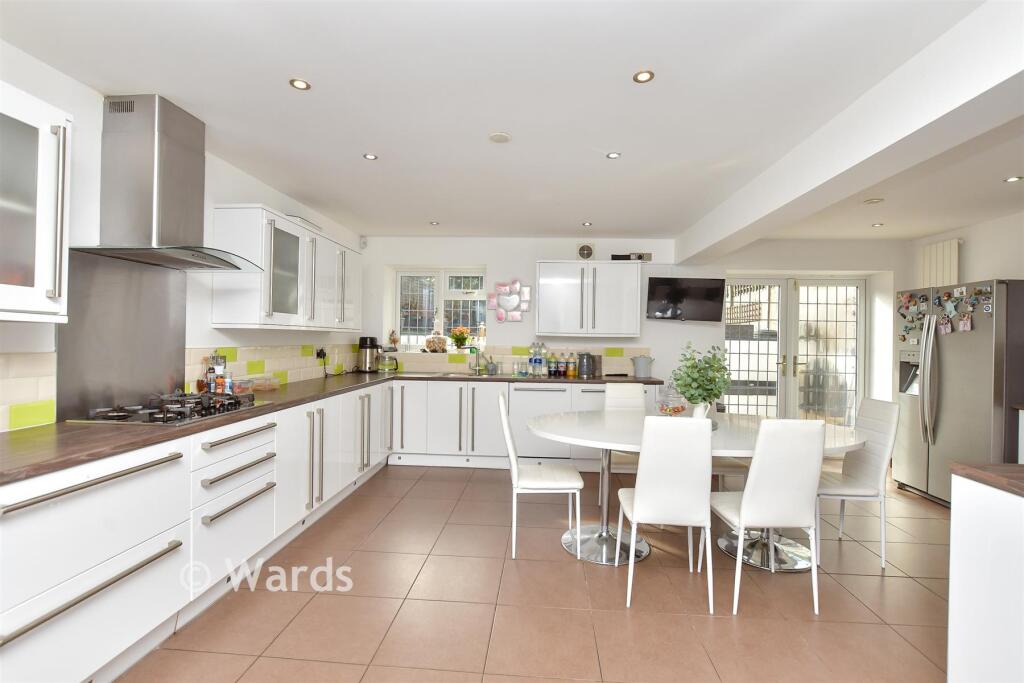 House in Chatham, Walderslade - View 3