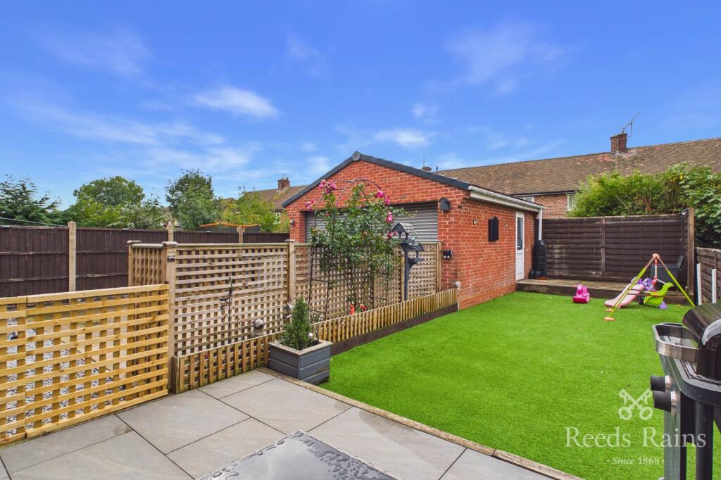 House in Rotherham, Dinnington St. John's - View 2