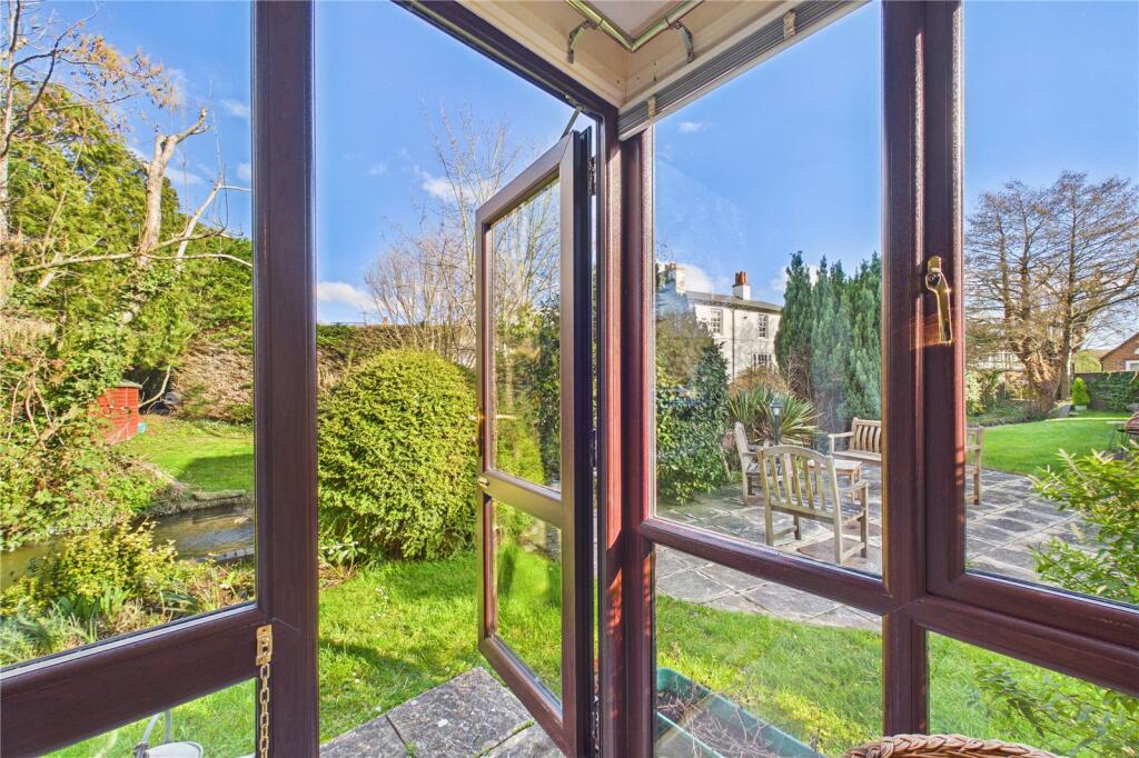 Apartment in Pangbourne, West Berkshire - View 5