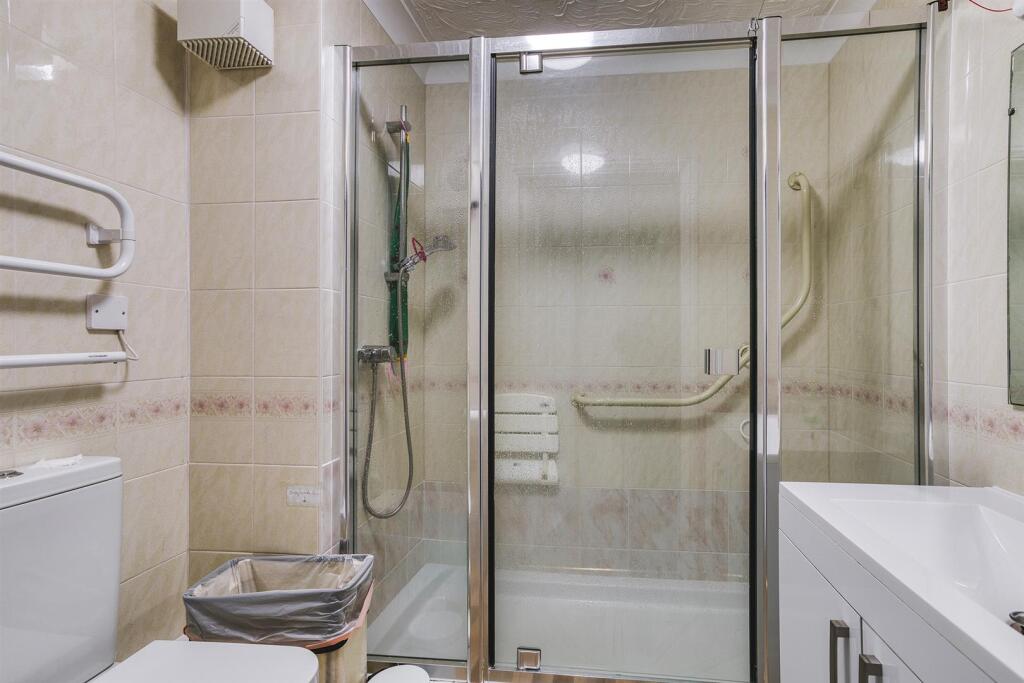 Apartment in Derby - View 5