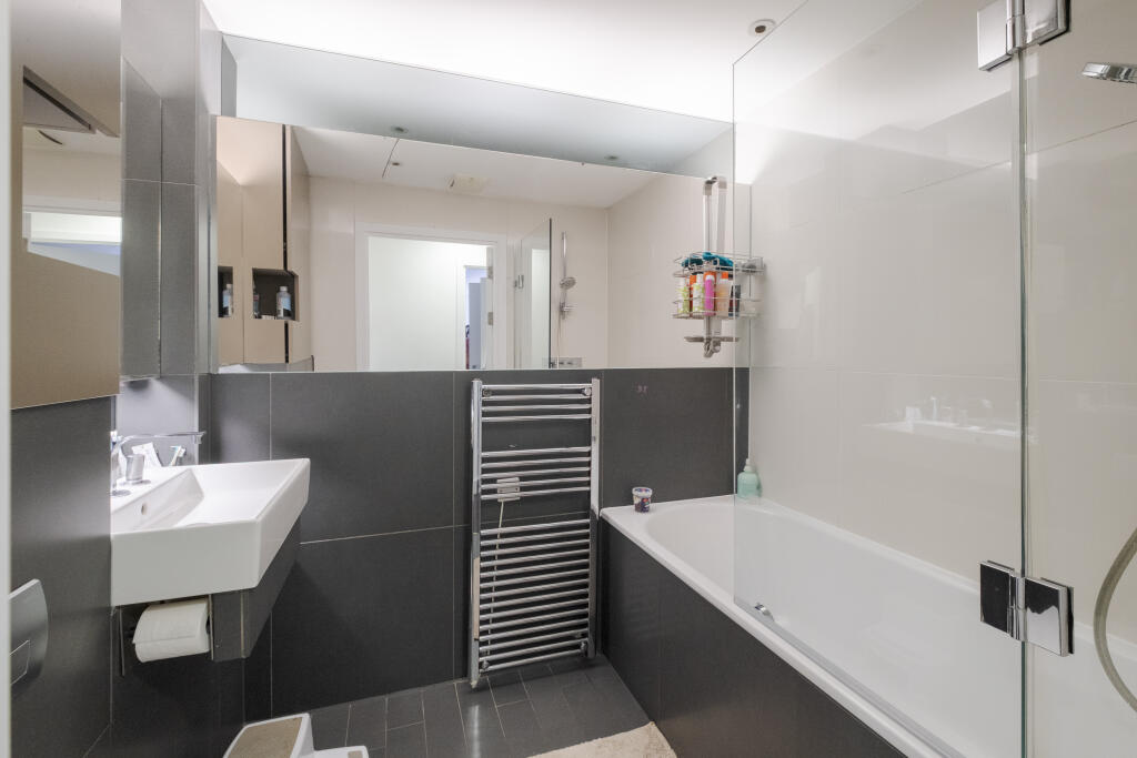Apartment in London - View 4
