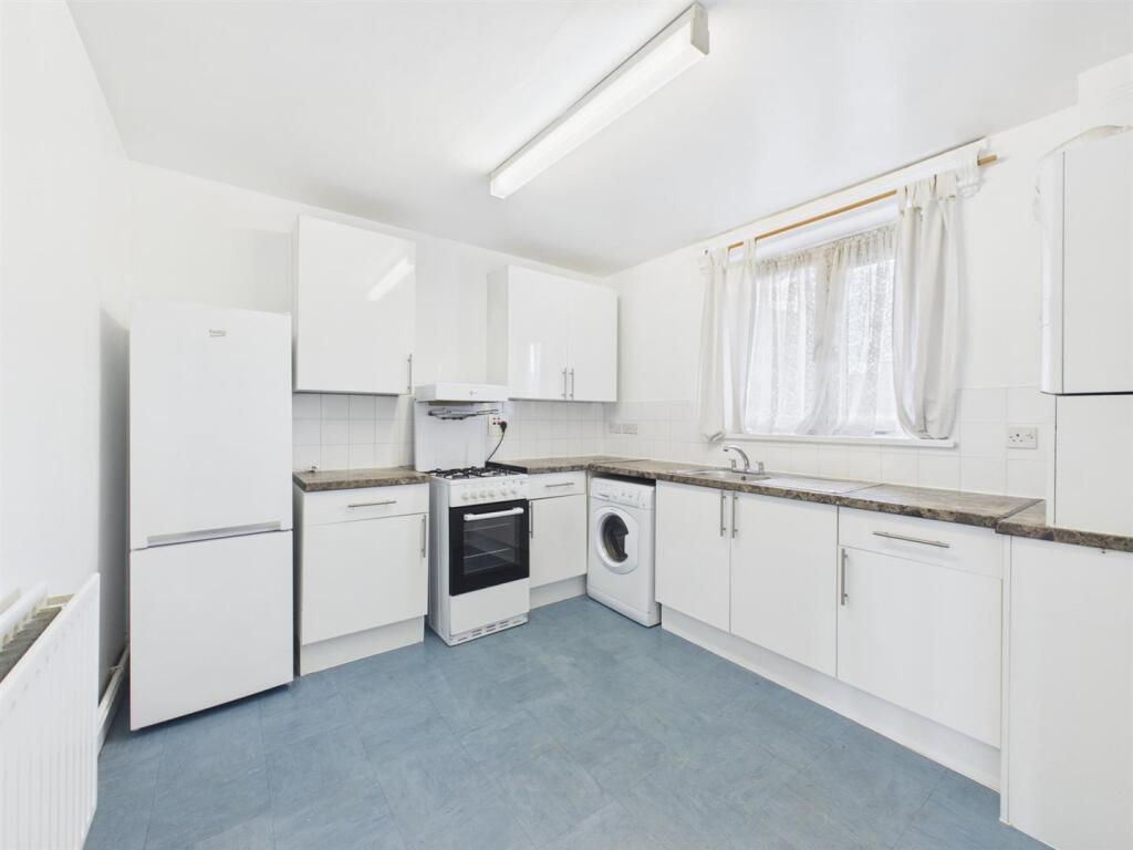 Ranwell Close, Beale Road, Bow, E3 photo 3