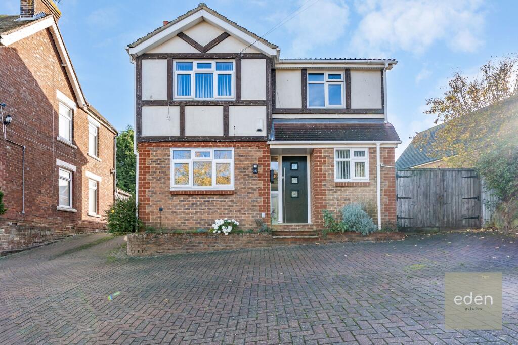 Main image of property: New Hythe Lane, Larkfield, ME20