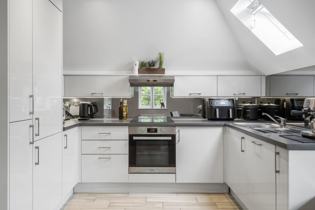 Apartment in Hemel Hempstead, Chesham - View 5