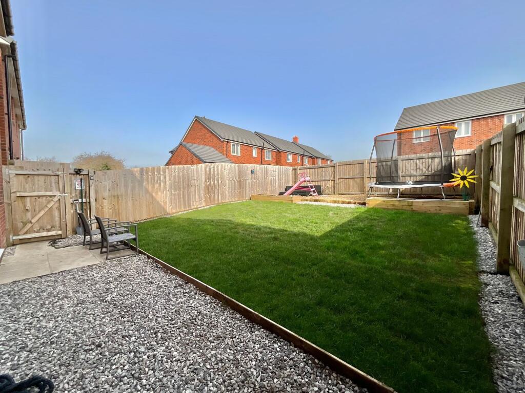 House in Stoke-on-Trent - View 4