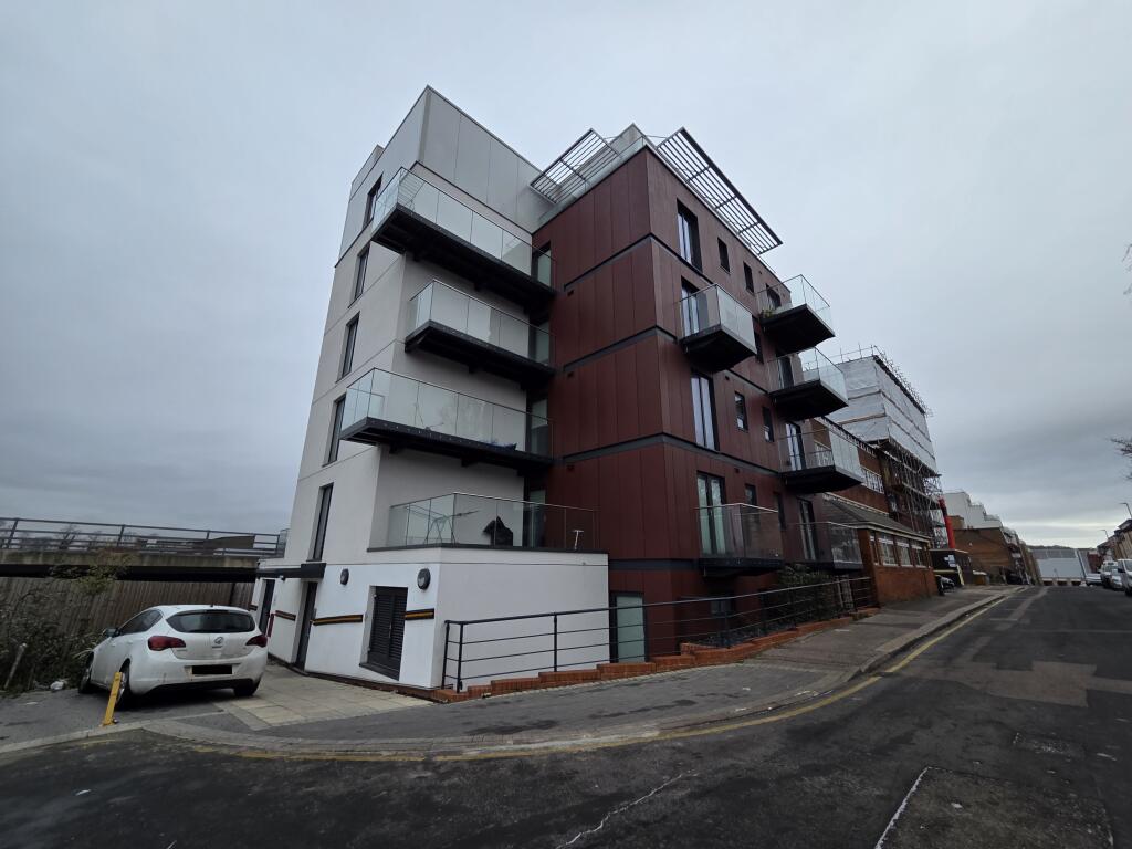 Main image of property: Gilmartins House, Luton, LU1