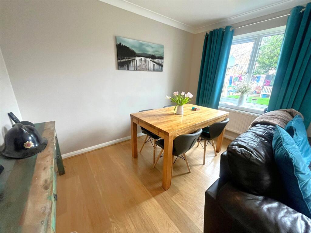 Kimber Close, Chineham, Basingstoke, Hampshire, RG24 photo 4