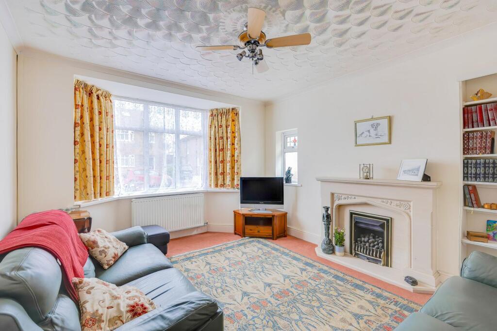 House in Cardiff, Rhiwbina - View 2