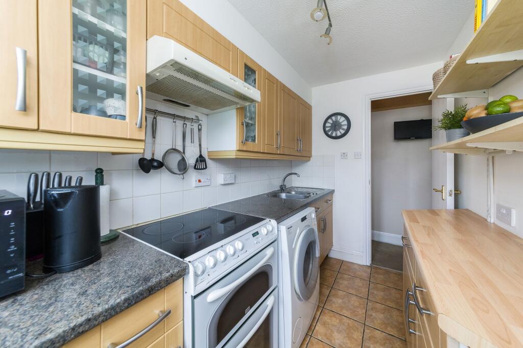 73, Norris Close, Abingdon, OX14 photo 3