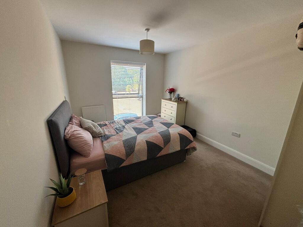 Apartment in Milton Keynes - View 4
