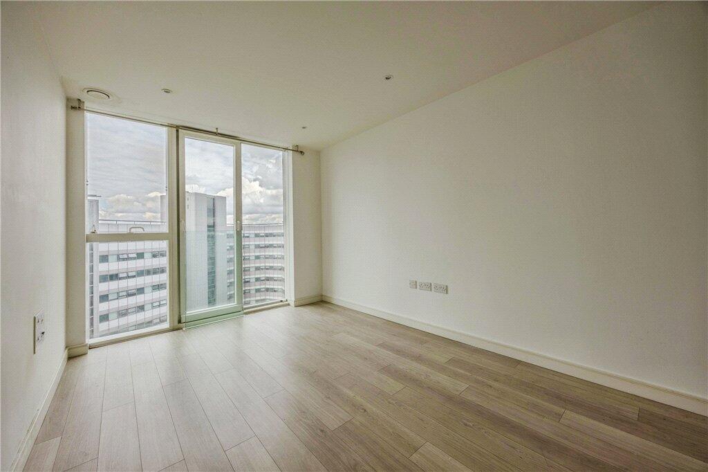 Apartment in Croydon - View 5