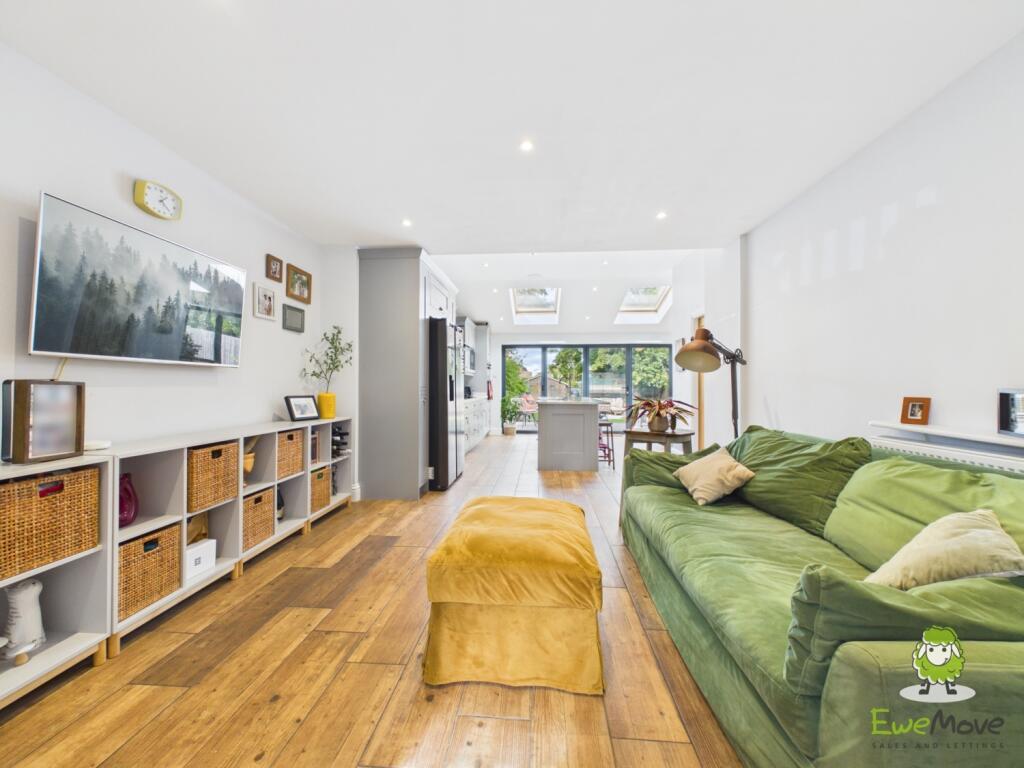 House in Basingstoke and Deane, Basingstoke - More