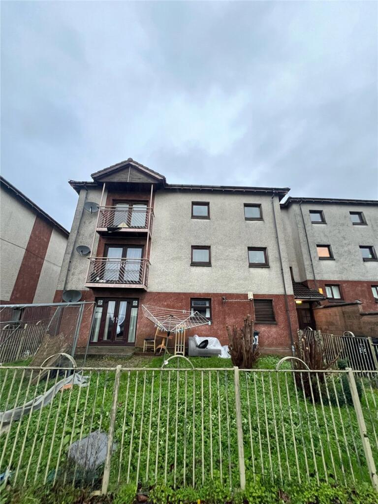 3-bed flat on Calder Glen Courts, Mull, Airdrie, North Lanarkshire, ML6, £35,000