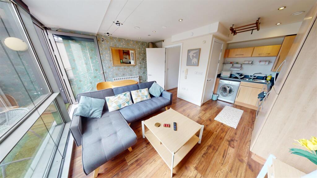 Apartment in Salford, Blackfriars, Lower Broughton - More