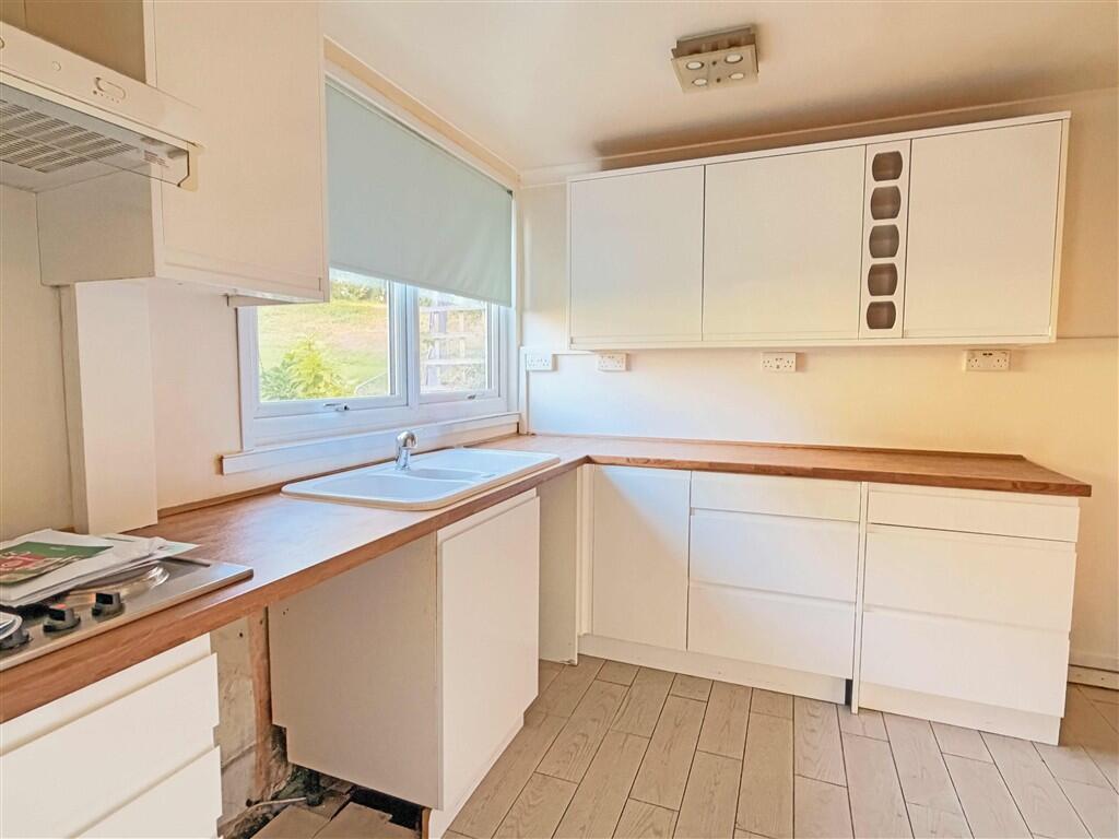 House in Southampton, Hollybrook - View 4