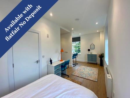 Main image of property: 28 Chapter House, Howes Place, Cambridge, CB3 0UW