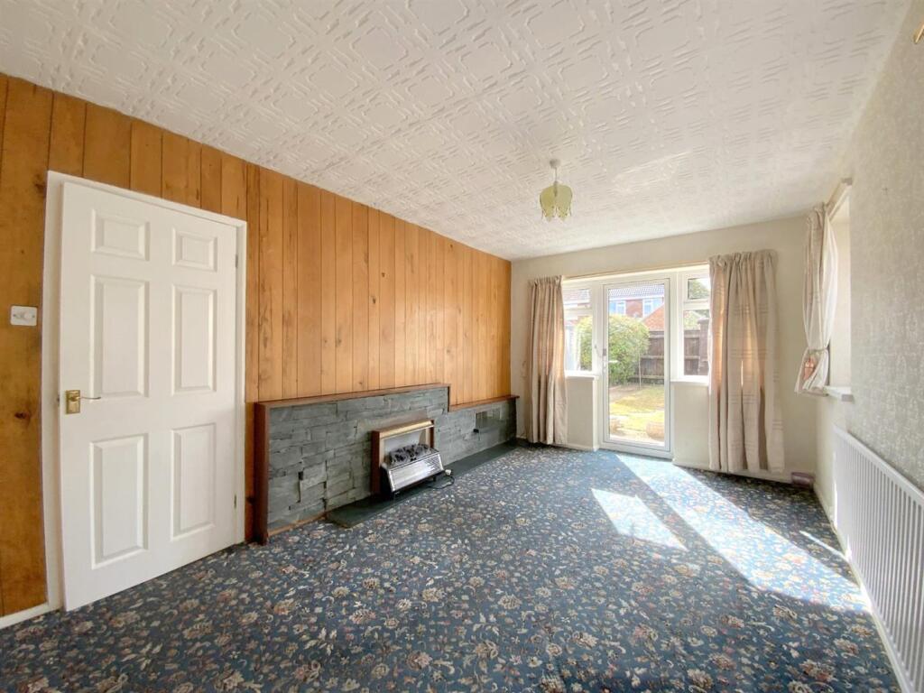 Amesbury Avenue, Scartho photo 3