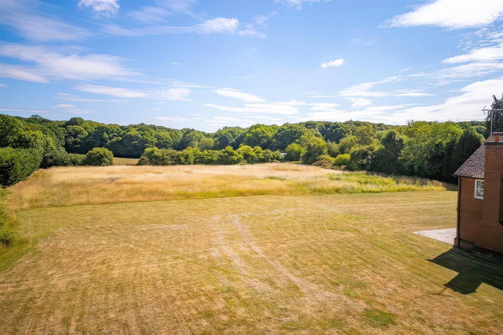 Additional image 46 of Pottersheath Road, Welwyn, AL6 9SY