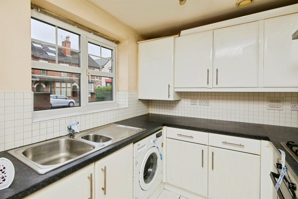 Black Eagle Court, Burton-On-Trent - View 5