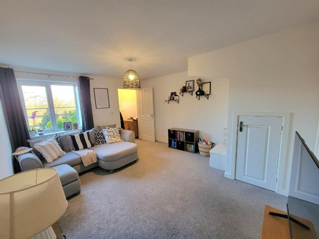 Stowmarket Road, Great Blakenham, Ipswich, Suffolk, IP6 photo 2