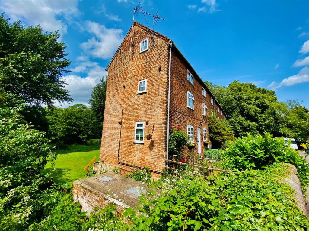 Main image of property: Plumtree Cottages, Derby DE72 2HL