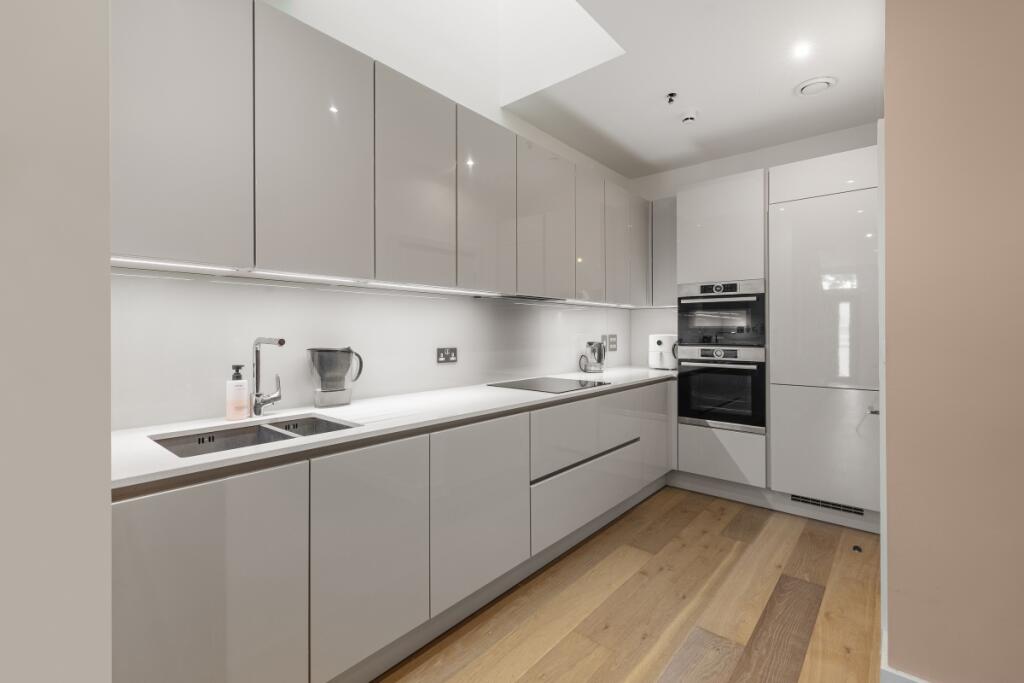 House in London - View 4