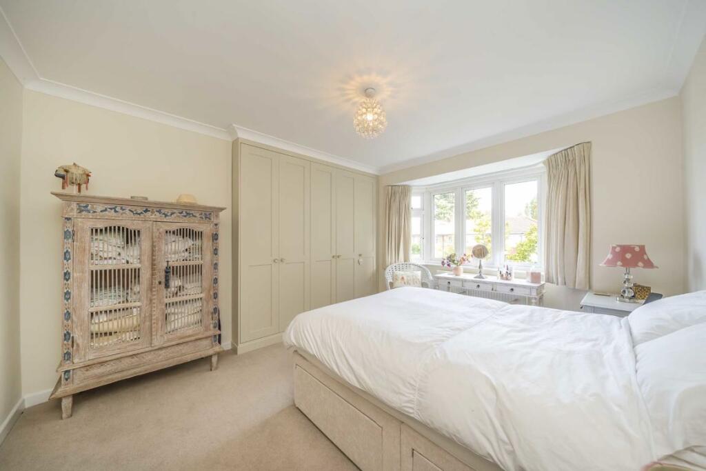 House in Twickenham - View 5