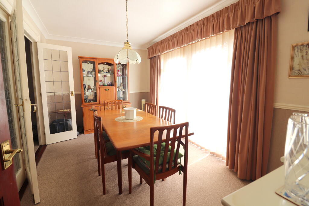 House in Luton - View 5