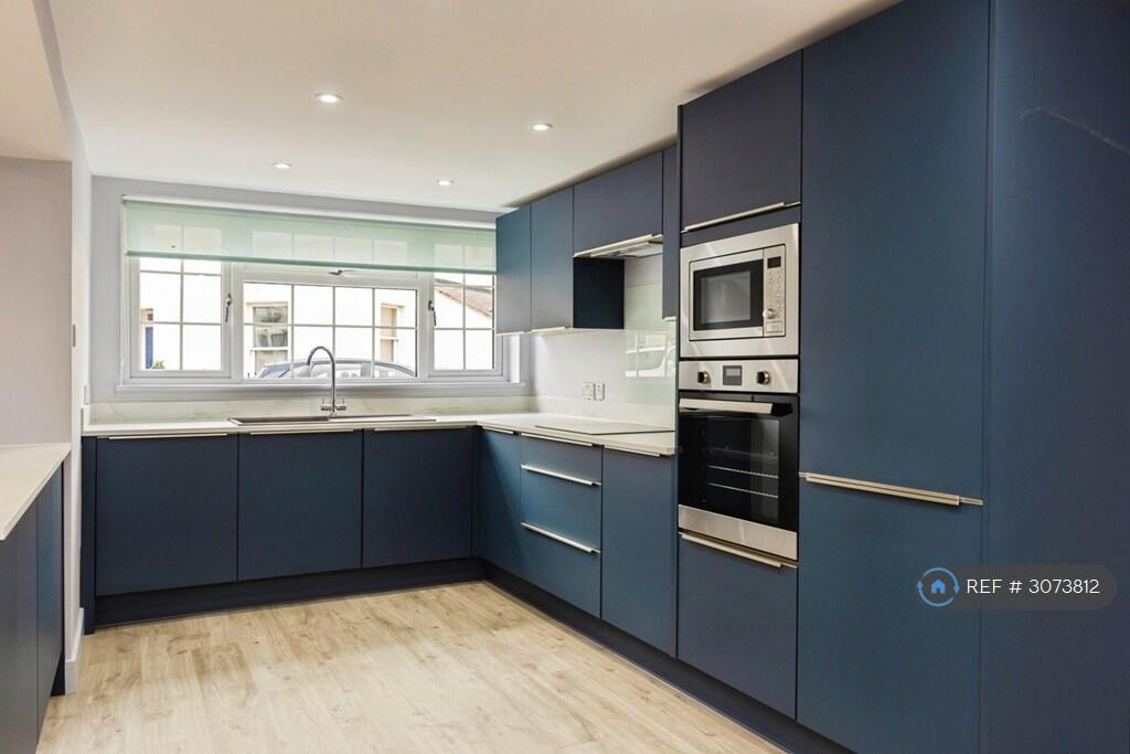House in Cheltenham, Warden Hill, Tivoli - View 4