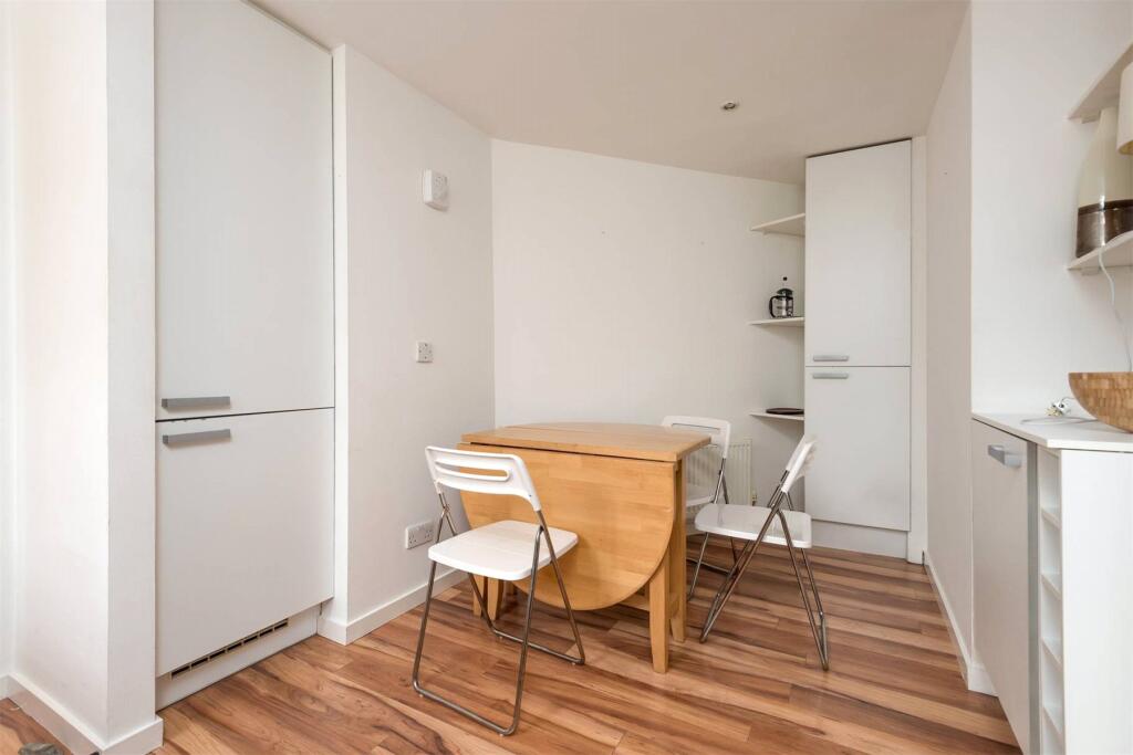 Apartment in Edinburgh, Abbeyhill, Old Town - More