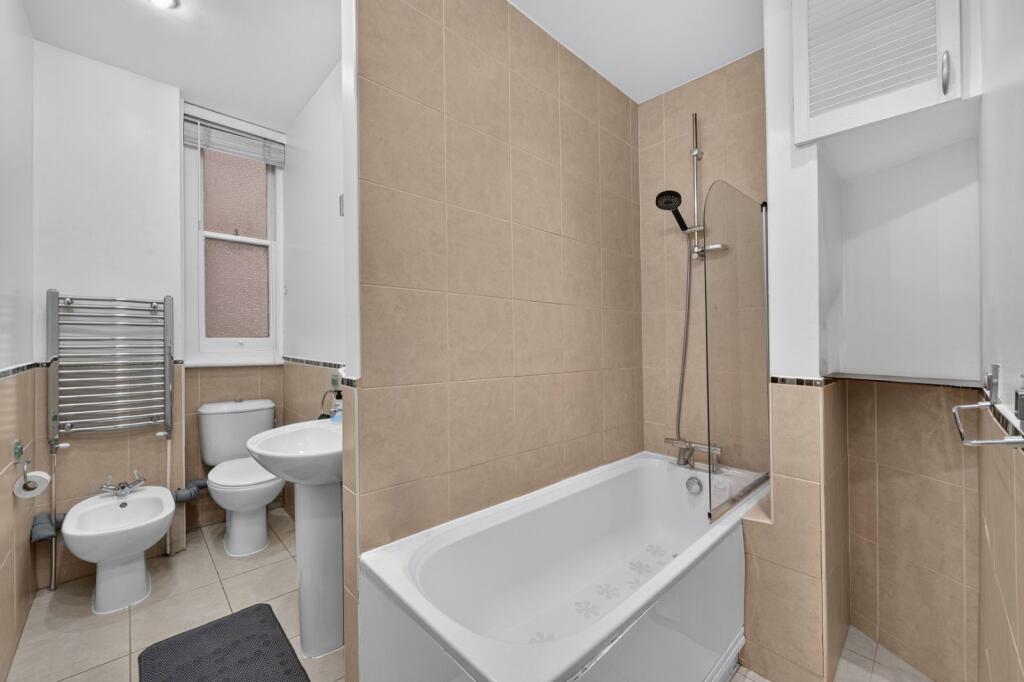 Apartment in London - View 4