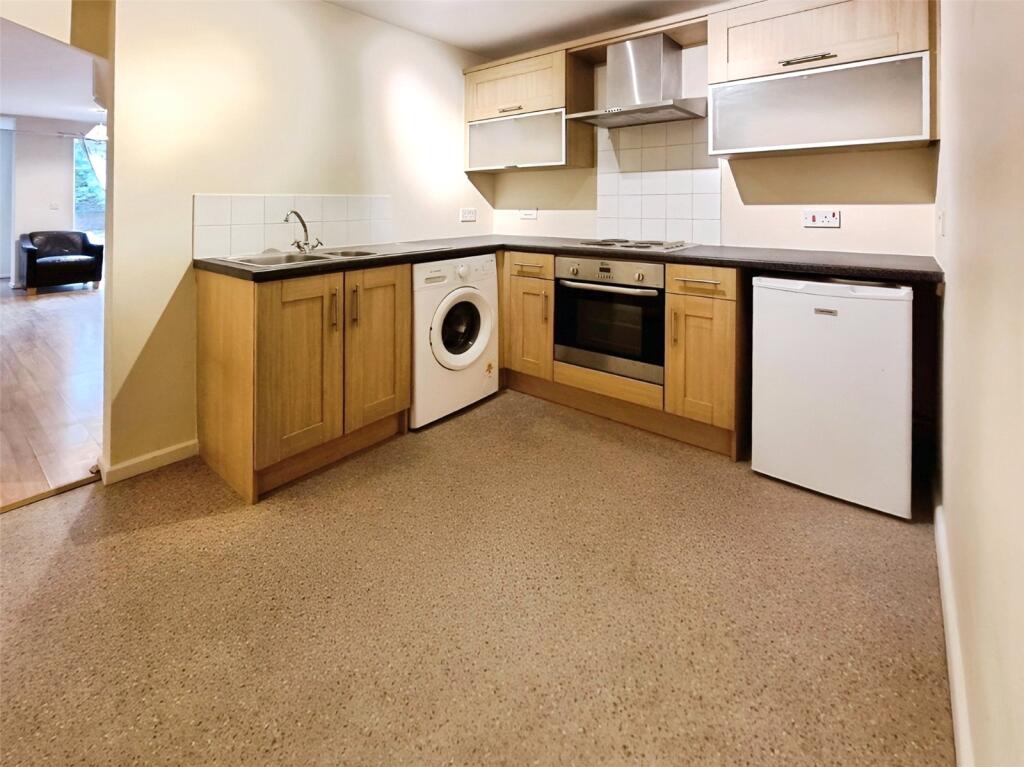 Hucknall Road, Nottingham, Nottinghamshire, NG5 - View 4