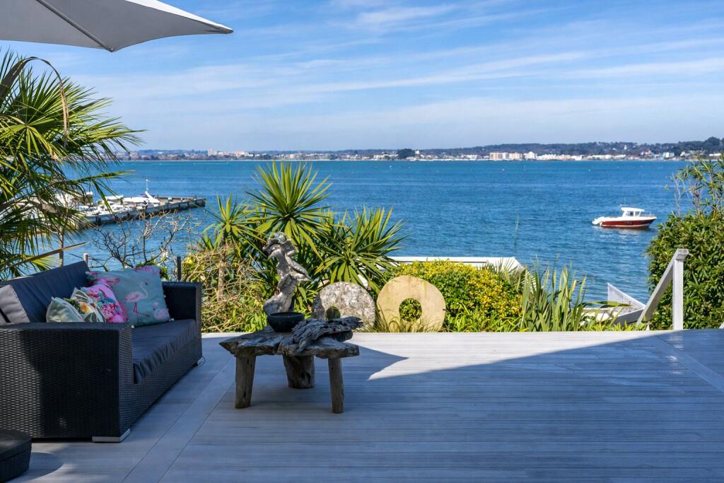 Additional image 4 of The Horseshoe, Poole, Dorset, BH13