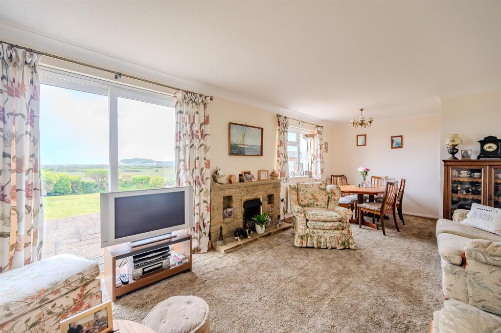 Seagrave Close, Seaford photo 3