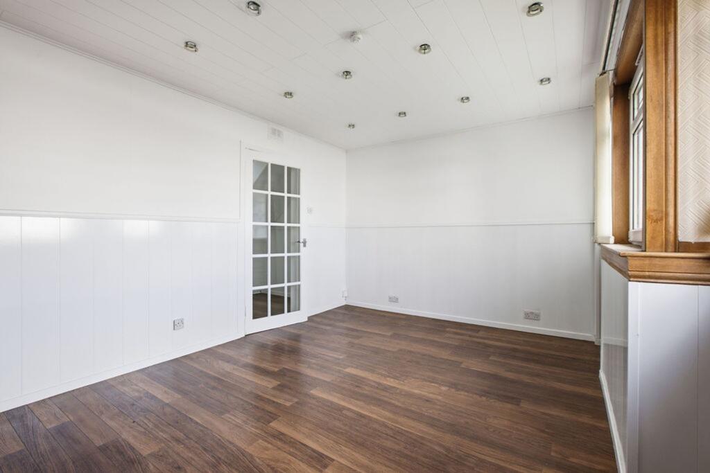 Apartment in Glasgow - View 3